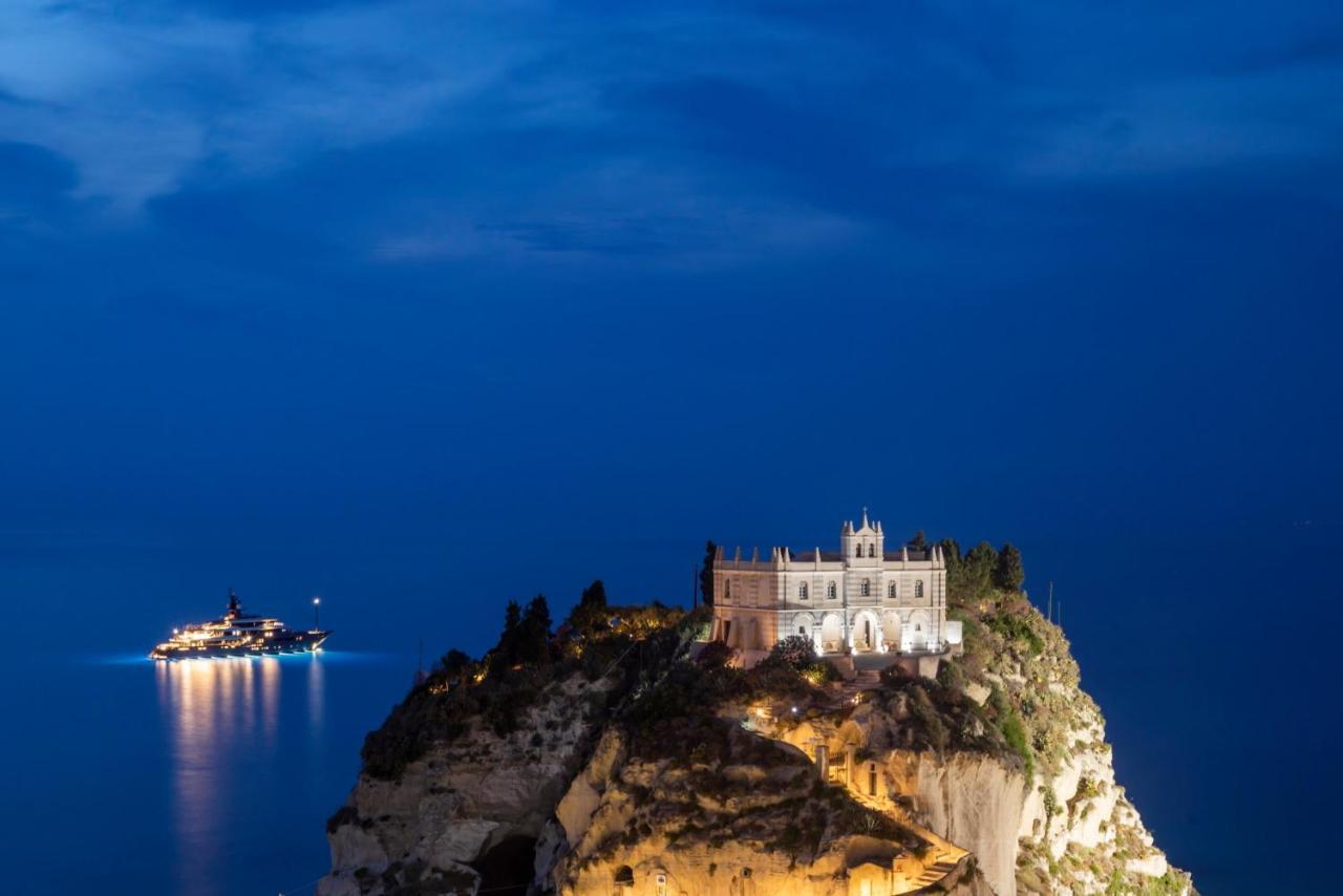 Solmaris Tropea Rooms & Suites Bagian luar foto