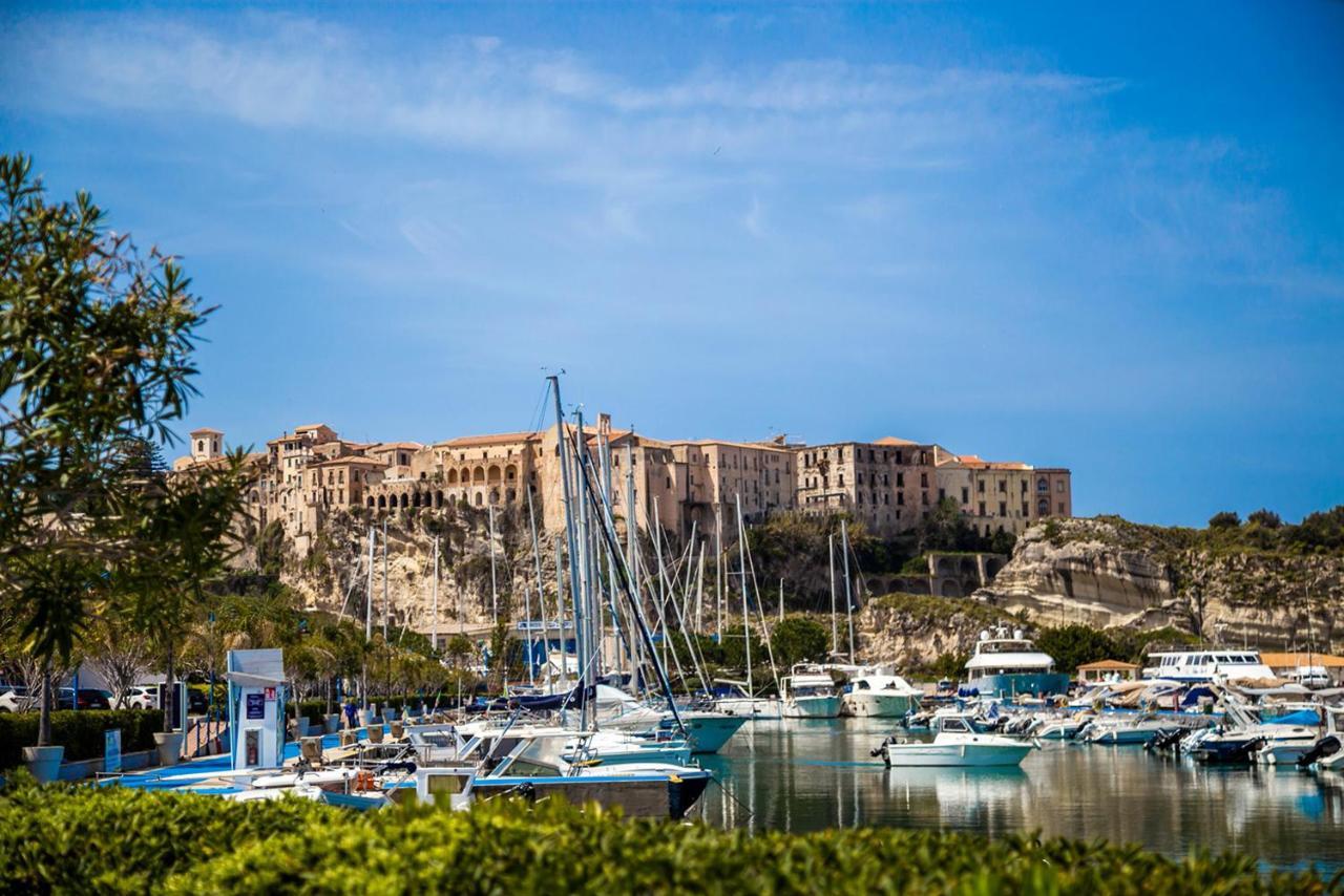 Solmaris Tropea Rooms & Suites Bagian luar foto